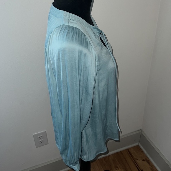 LOFT light blue silky feel long sleeves tie collar V neck top blouse Sz S - Picture 5 of 9